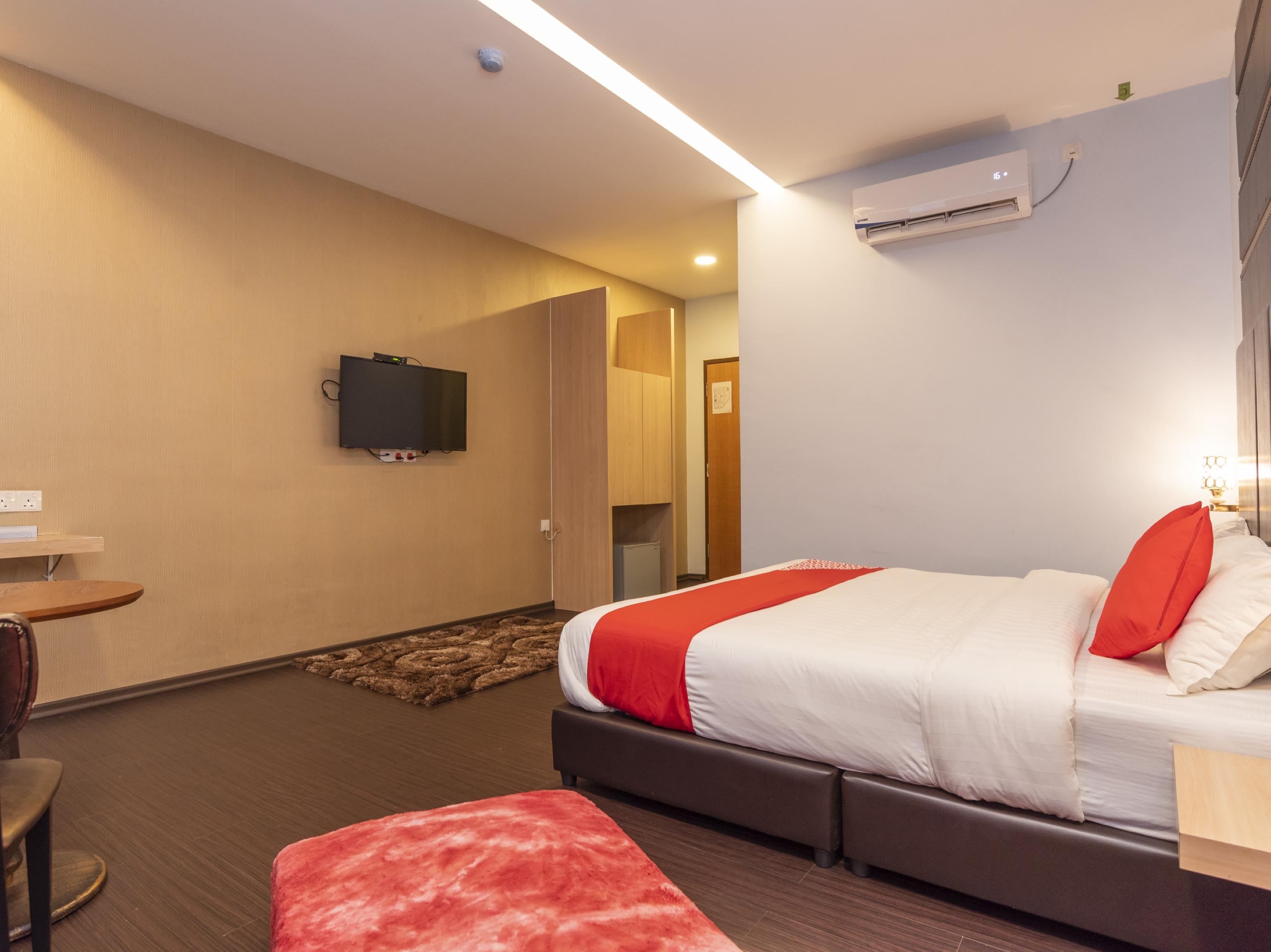 Zenz Hotel Kulai Bagian luar foto