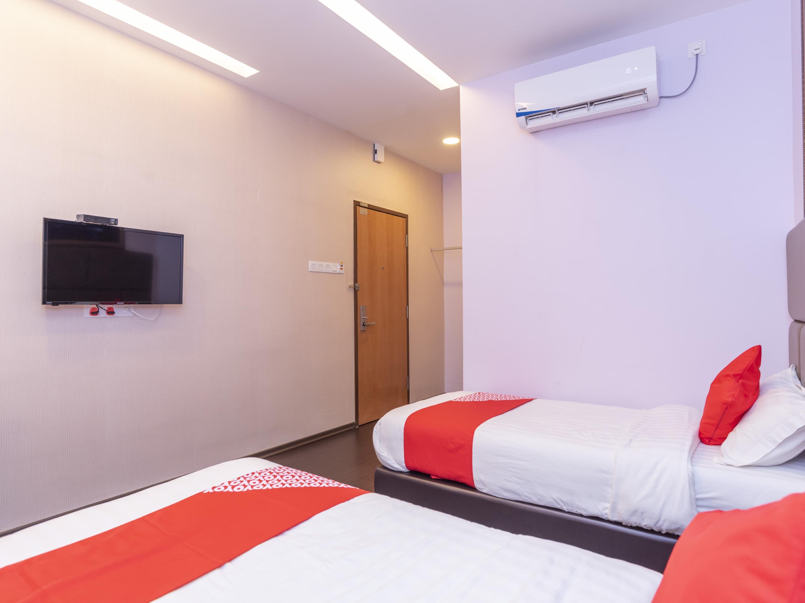 Zenz Hotel Kulai Bagian luar foto