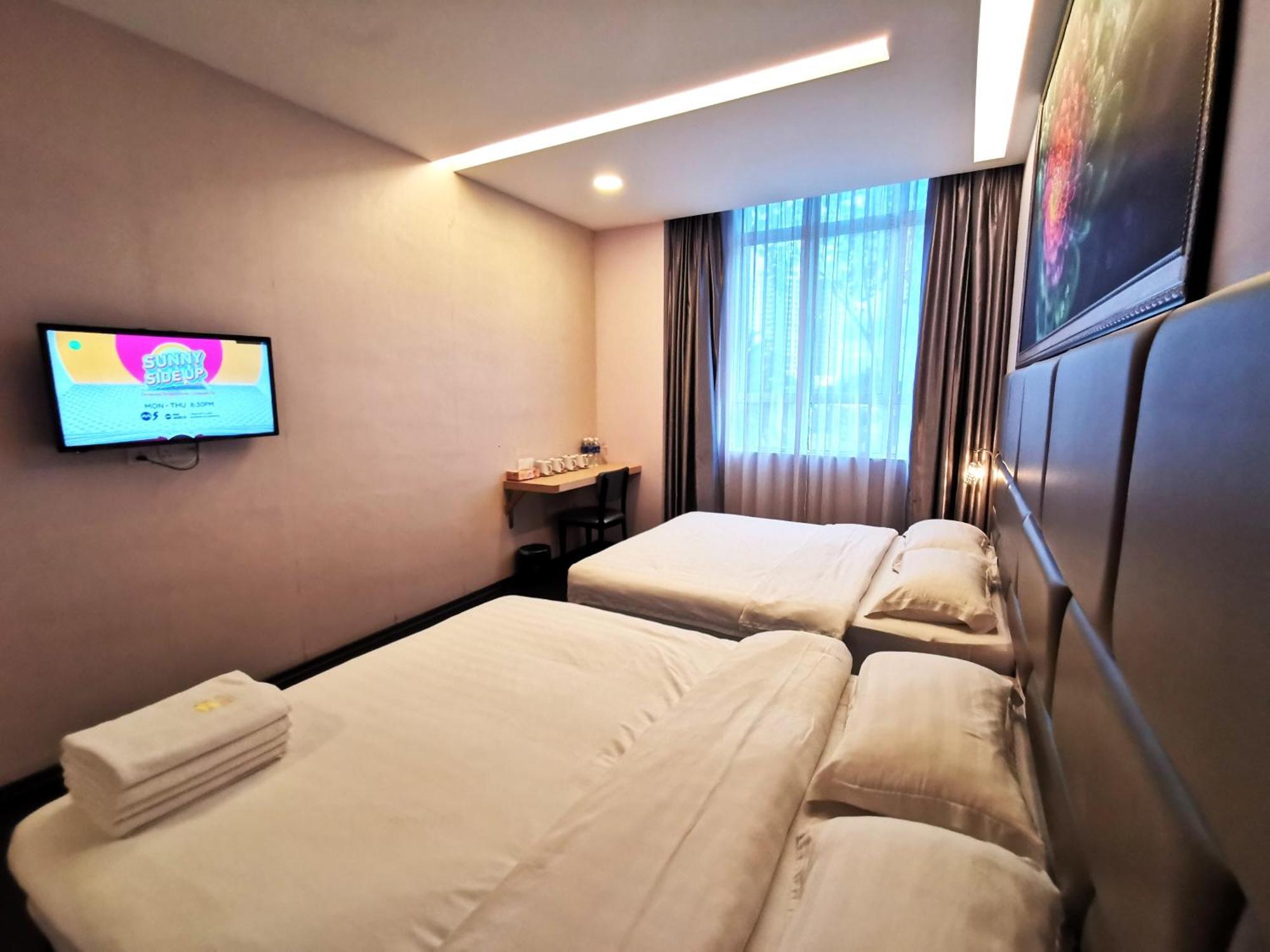 Zenz Hotel Kulai Bagian luar foto