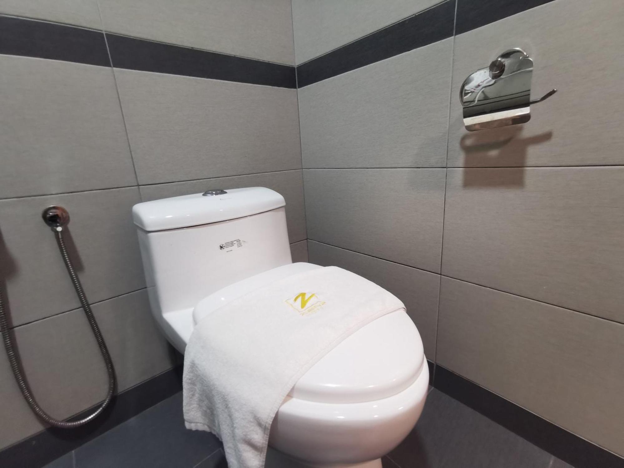 Zenz Hotel Kulai Bagian luar foto