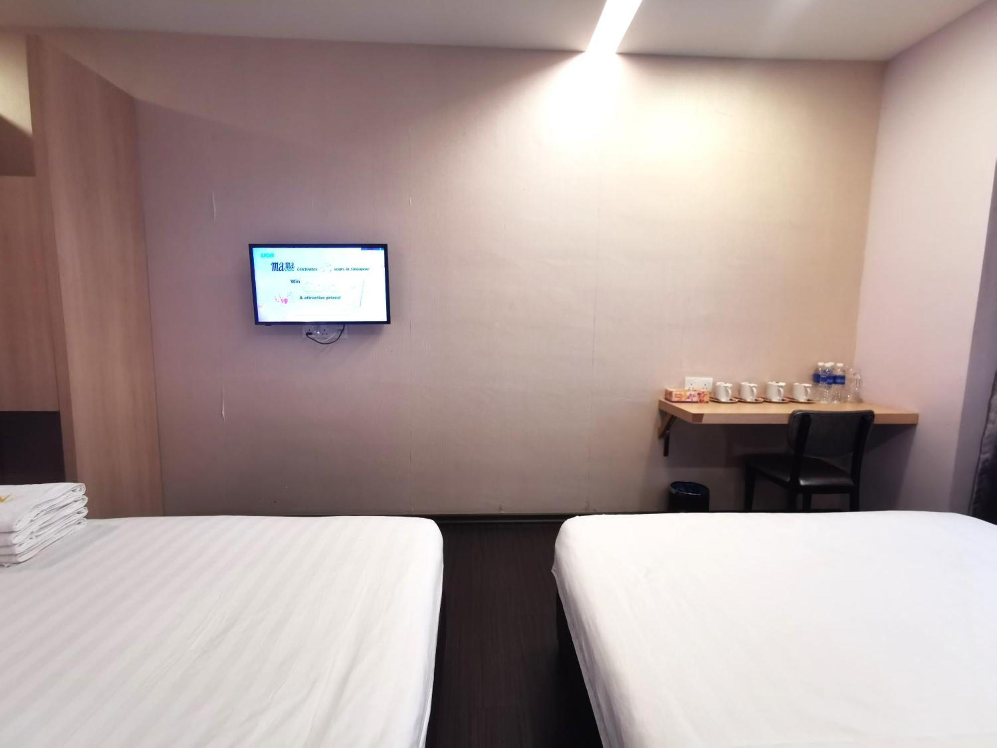 Zenz Hotel Kulai Bagian luar foto