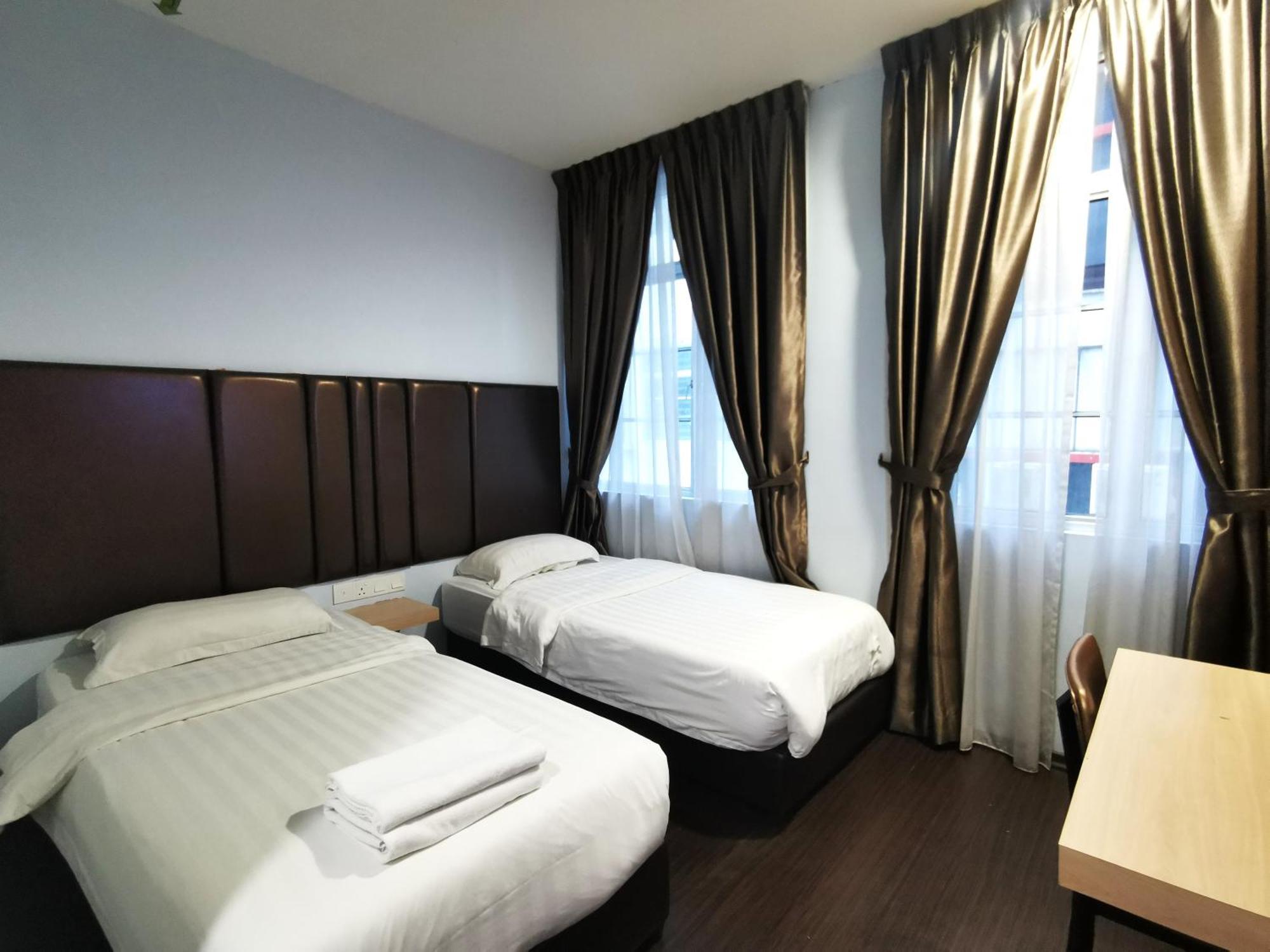 Zenz Hotel Kulai Bagian luar foto
