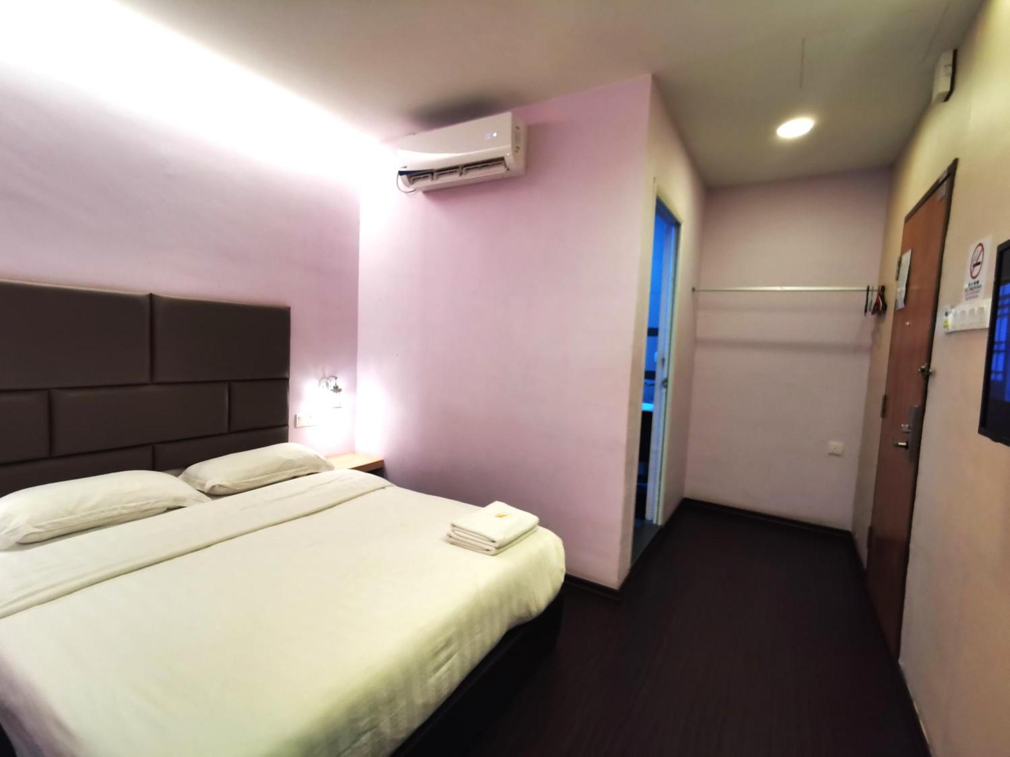 Zenz Hotel Kulai Bagian luar foto